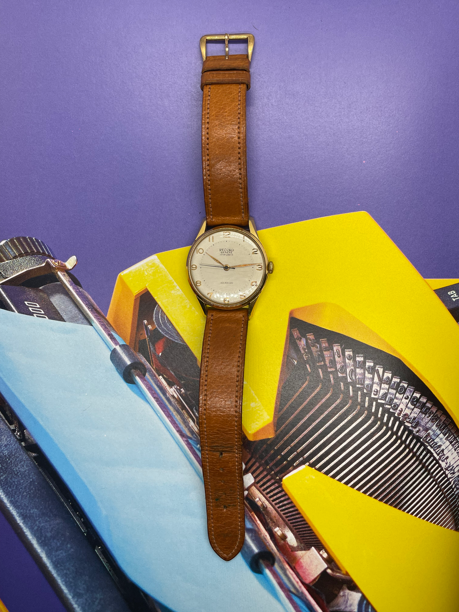 Montre RECORD Genève – Classicisme et Élégance avec Boîtier Plaqué Or